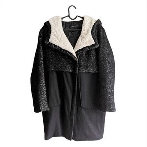 Zara Basic Black & White Herringbone Pattern Sherpa Lined Coat With Hood Size S